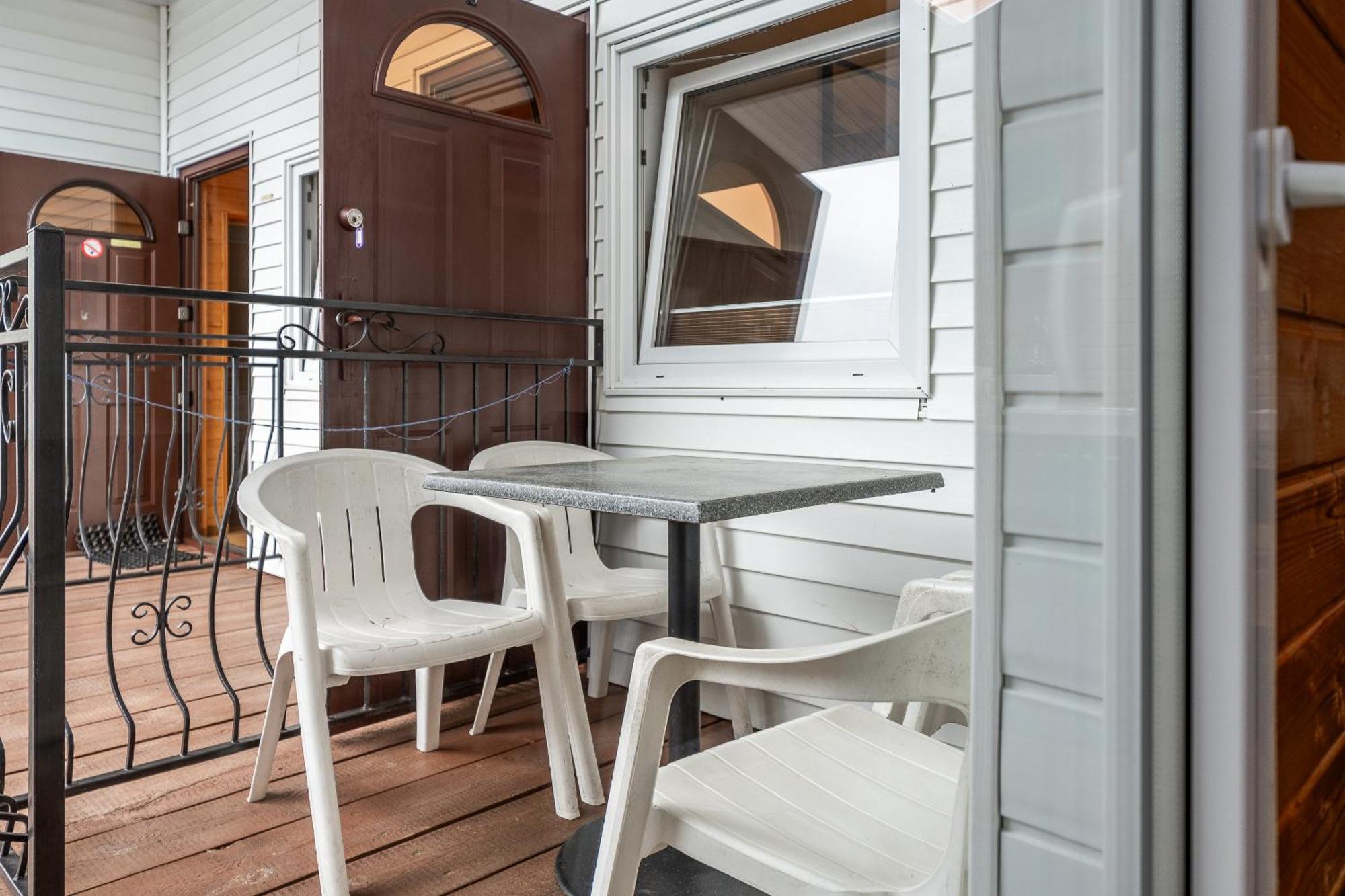 Max Apartamenty - Pokoje - Domki - Restauracja - Basen Миелно Екстериор снимка