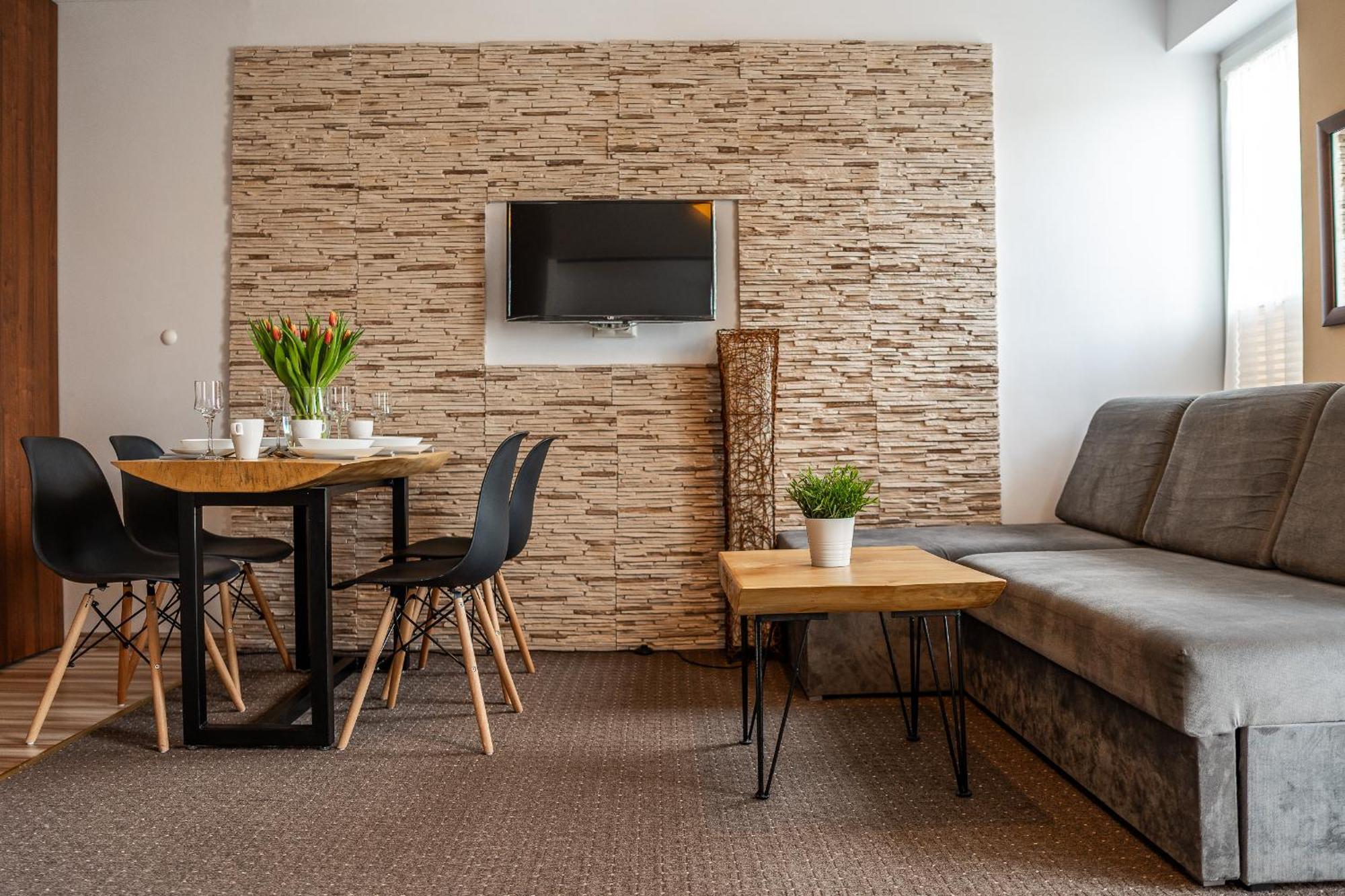 Max Apartamenty - Pokoje - Domki - Restauracja - Basen Миелно Екстериор снимка