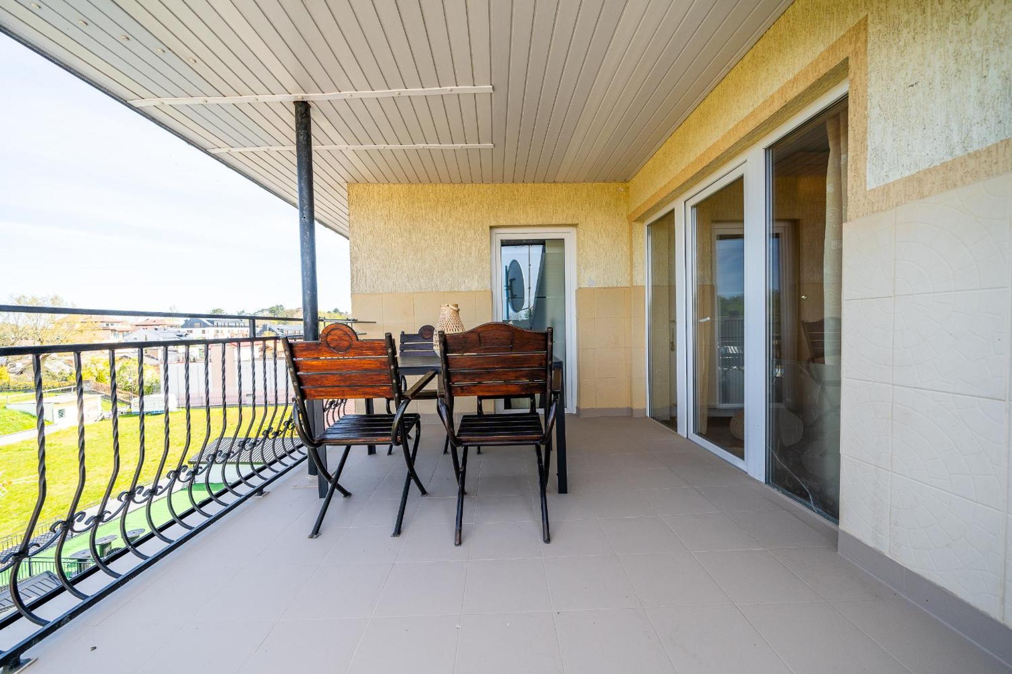Max Apartamenty - Pokoje - Domki - Restauracja - Basen Миелно Екстериор снимка