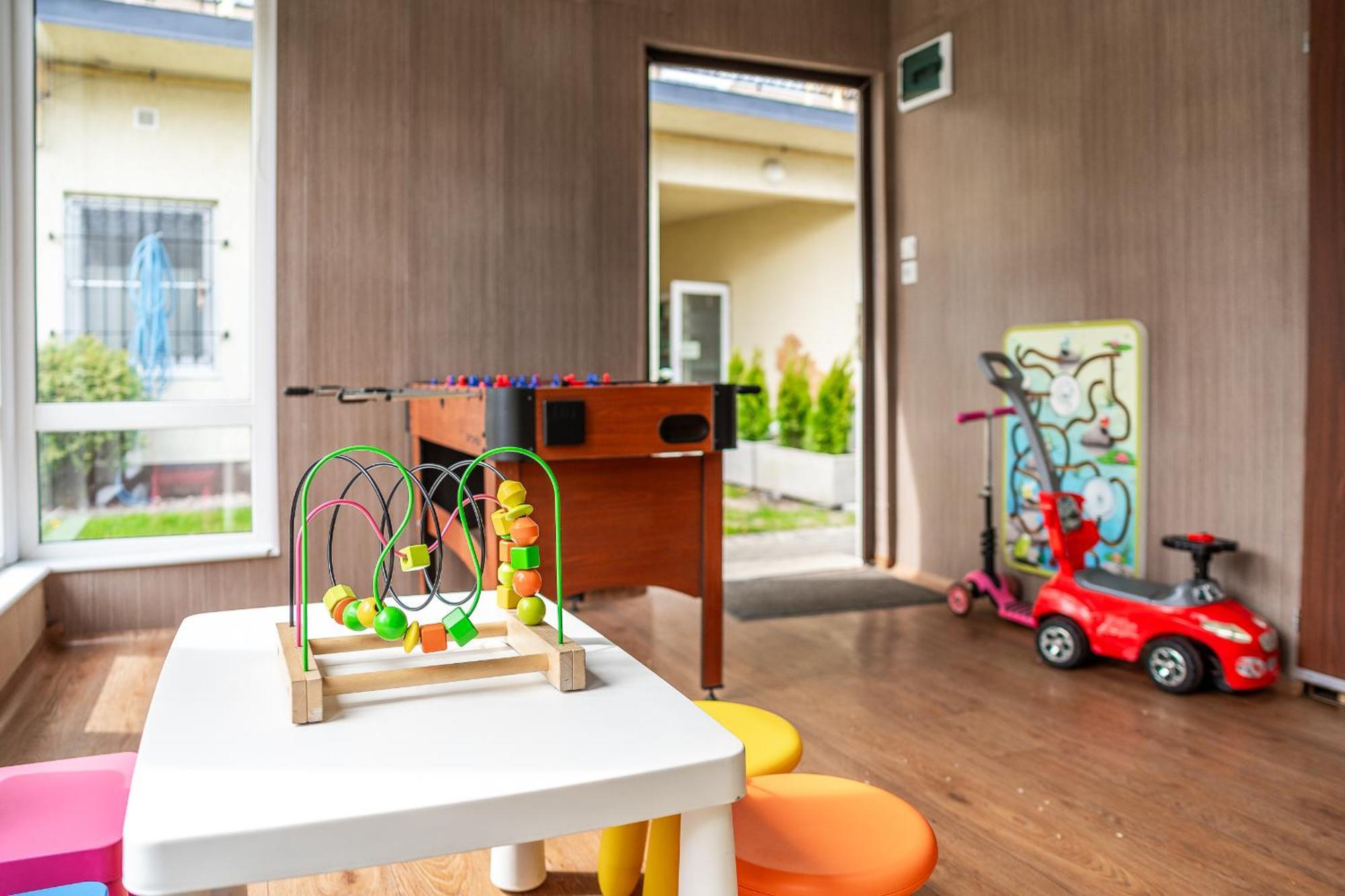 Max Apartamenty - Pokoje - Domki - Restauracja - Basen Миелно Екстериор снимка